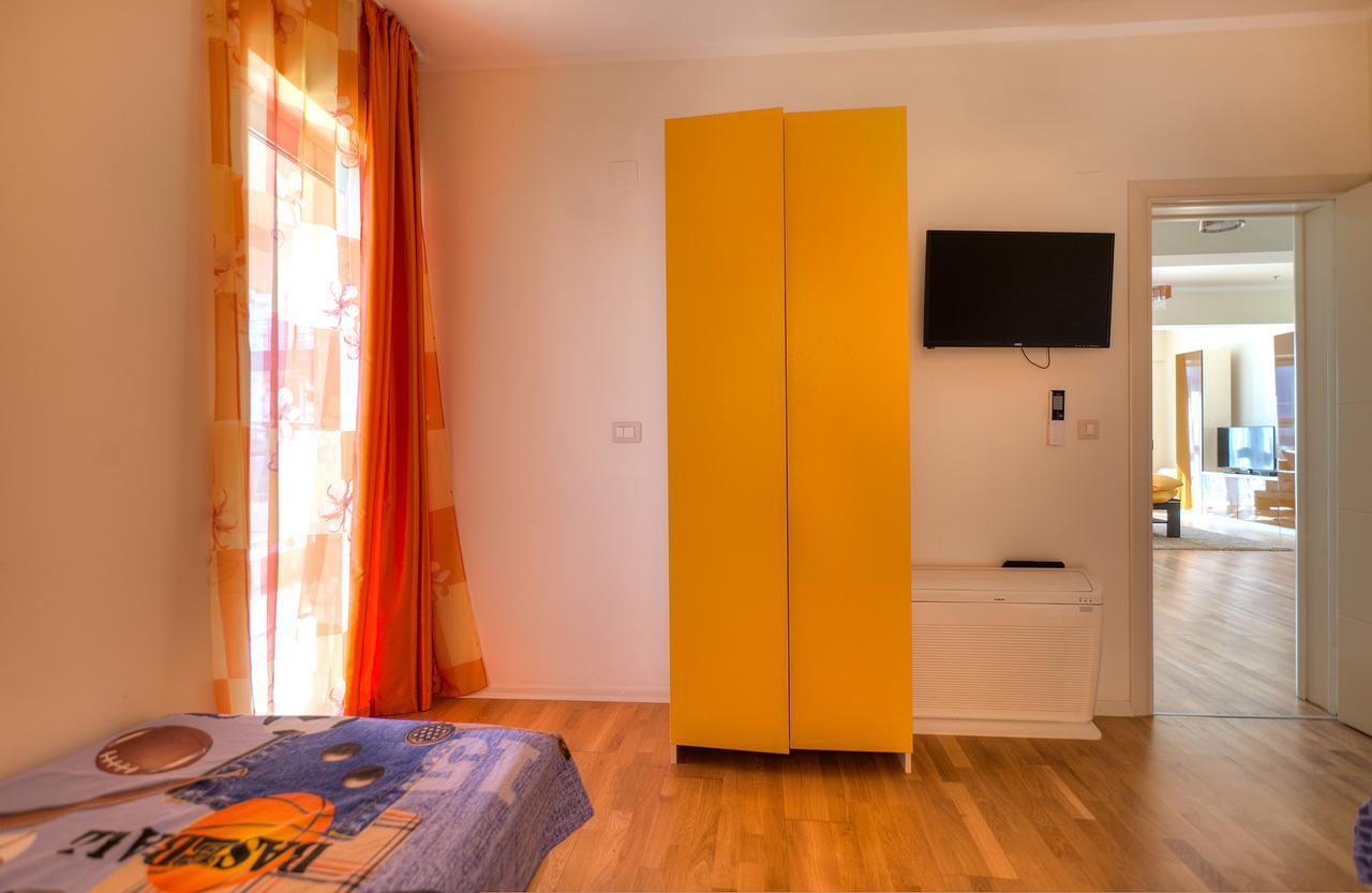 Apartments Harmonia Colours Budva Bagian luar foto